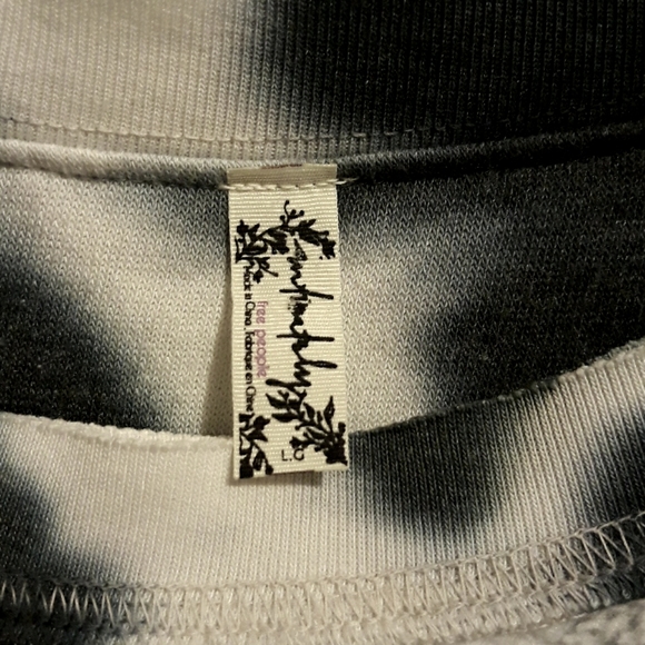 Free People Kelly Tie Dye Sweatshirt & Short Set - Picture 6 of 12